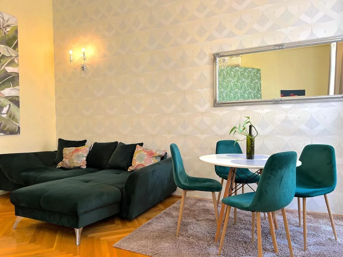 N38 Apartments By Small Home Budapest