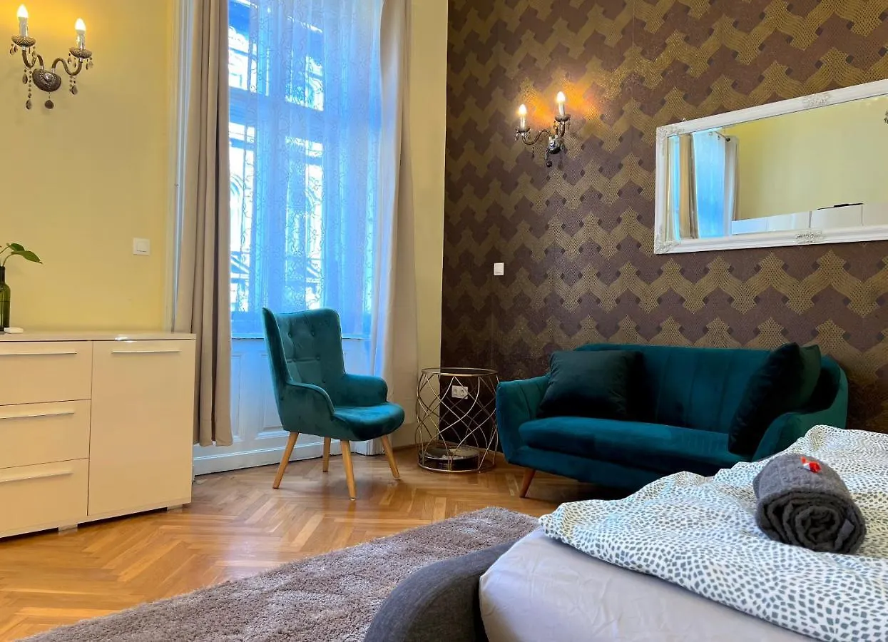 N38 Apartments By Small Home Budapest