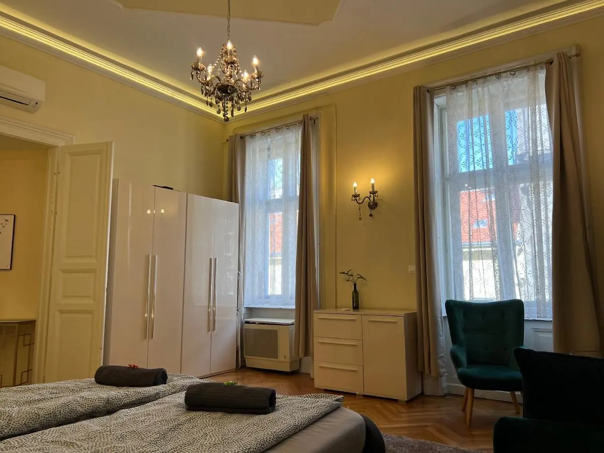 N38 Apartments By Small Home Budapest
