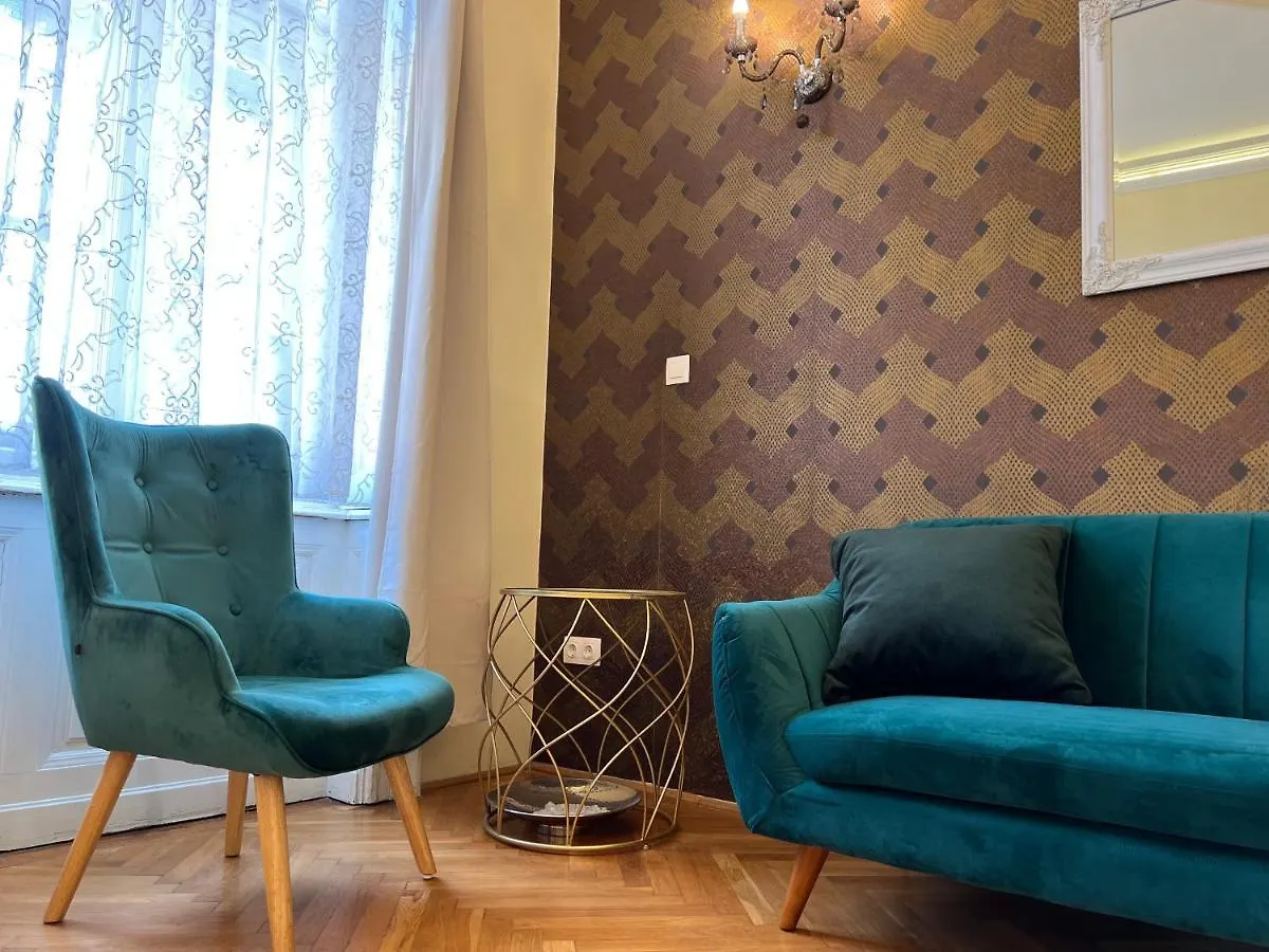 N38 Apartments By Small Home Budapest