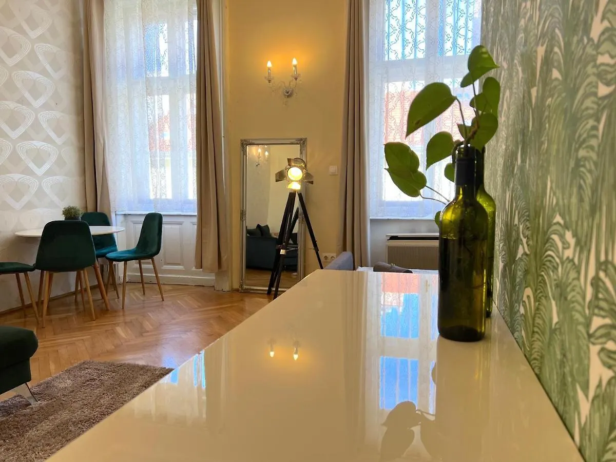 N38 Apartments By Small Home 부다페스트 헝가리